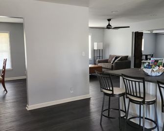 Country space! It's what you make it! - Albany - Dining room