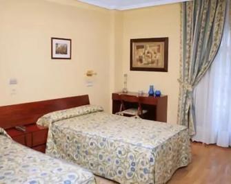 Hotel Isabel - Briviesca - Bedroom