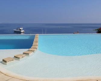 Aiyanar Beach And Dive Resort - Mabini - Pool