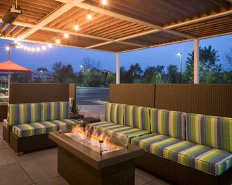 Home2 Suites by Hilton Mishawaka South Bend - Mishawaka - Terasa