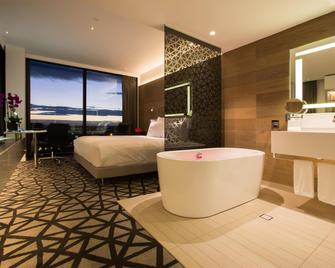Pullman Sydney Airport - Mascot - Bedroom