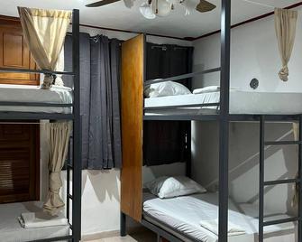 Hostel Treebu - Valladolid - Schlafzimmer