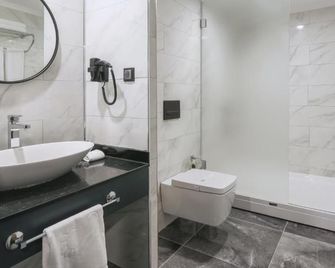 Hotel On7 Sakarya - Adapazarı - Baño