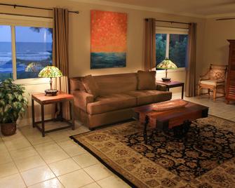 Beach Place Guesthouses - Cocoa Beach - Living room