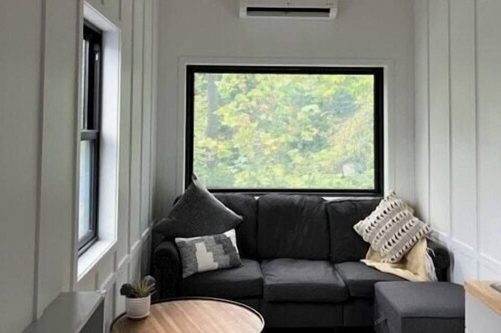 Unique tiny home experience in a one of a kind tiny home community!