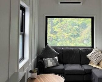 Unique tiny home experience in a one of a kind tiny home community! - Elizabethtown - Sala de estar
