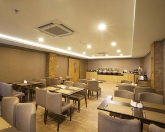 Verse Lite Hotel Gajah Mada - Jakarta - Restaurant