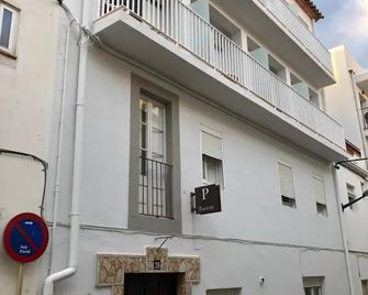 Pensió Torrent - l'Escala - Gebouw