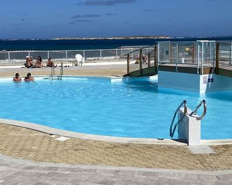Deluxe Studio on Orient Bay - Baie-Orientale - Pool