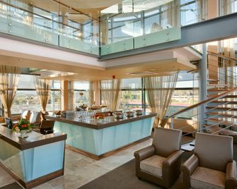 Hilton Windhoek - ווינדהוק - טרקלין