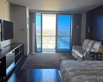 Palms Place 51st Floor with Balcony & Strip View - Las Vegas