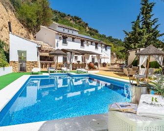 Iratxe Montefrío by Ruralidays - Montefrío - Piscina