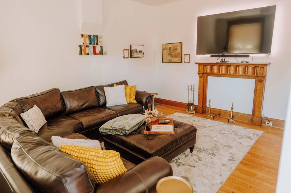 Casa Esma on 'The Hill' — Luxury Couples Retreat with Private Hot Tub - סנט לואיס - סלון