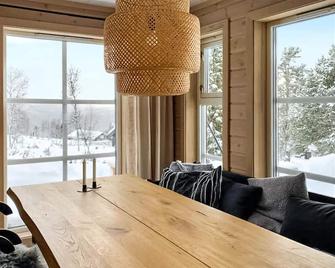 Awesome Home In Kvam With Sauna - Kvam - Restaurante
