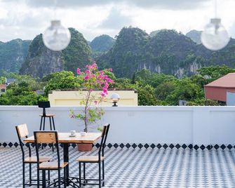 Della Luna Tam Coc Ninh Binh - נין בין - מרפסת