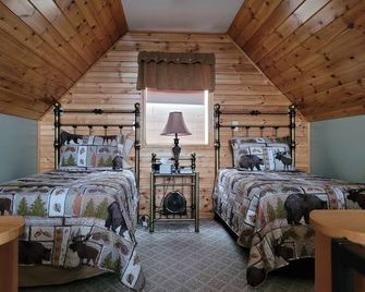 Luxury Cabin #3 - Mars Hill - Bedroom