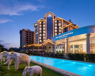 Days Hotel by Wyndham Xishuangbanna Jinghong - Xishuangbanna - Building