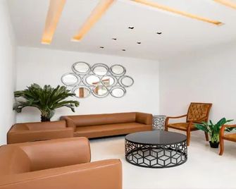 Golden Lake Marina Hotel - El Alamein - Lounge