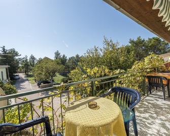 Apartments And Rooms Dragica - Starigrad - Balcon