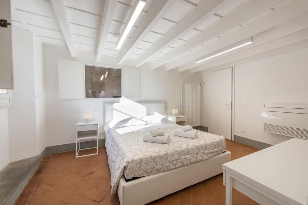 Santo Spirito View by Mmega - Florence - Bedroom