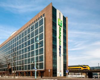 Holiday Inn Express Amsterdam - Sloterdijk Station - Amsterdam - Building