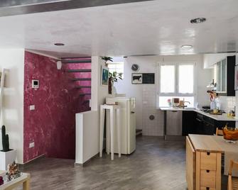 Modern loft in the heart of Camaiore - Camaiore - Kitchen
