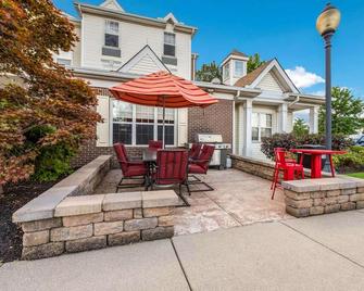 Birch Hills Suites - Blue Ash - Blue Ash - Patio