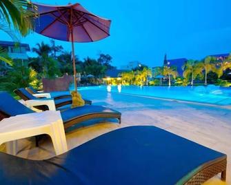 P.S 山渡假村 - 巴東 - 布吉 - 游泳池