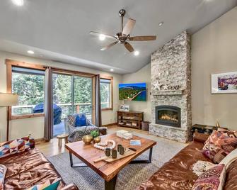 Lx22 Lake Tahoe north shore 4 bed cabin hot tub - Tahoe Vista - Wohnzimmer