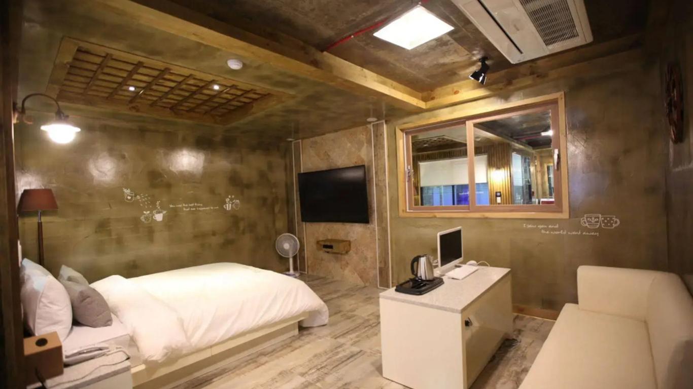 Cheonan Hound Hotel
