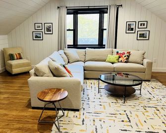 Modern Cabin on Beautiful Pokegama Lake - Grand Rapids - Sala de estar