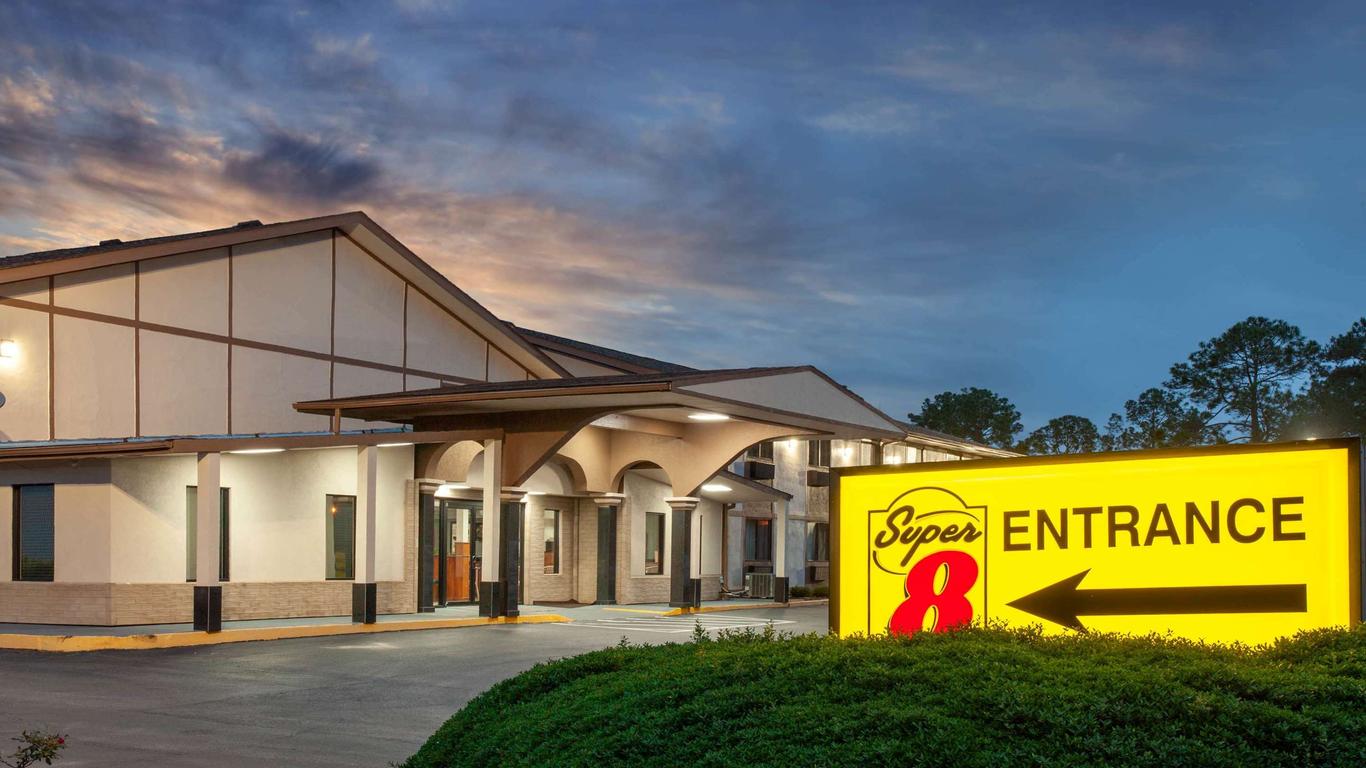 Super 8 by Wyndham Waycross GA