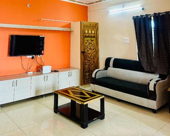 Sbhs Homestay- Garudadri - Tirupati - Living room