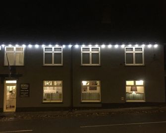 Newell Restaurant and Rooms - Sherborne - Building