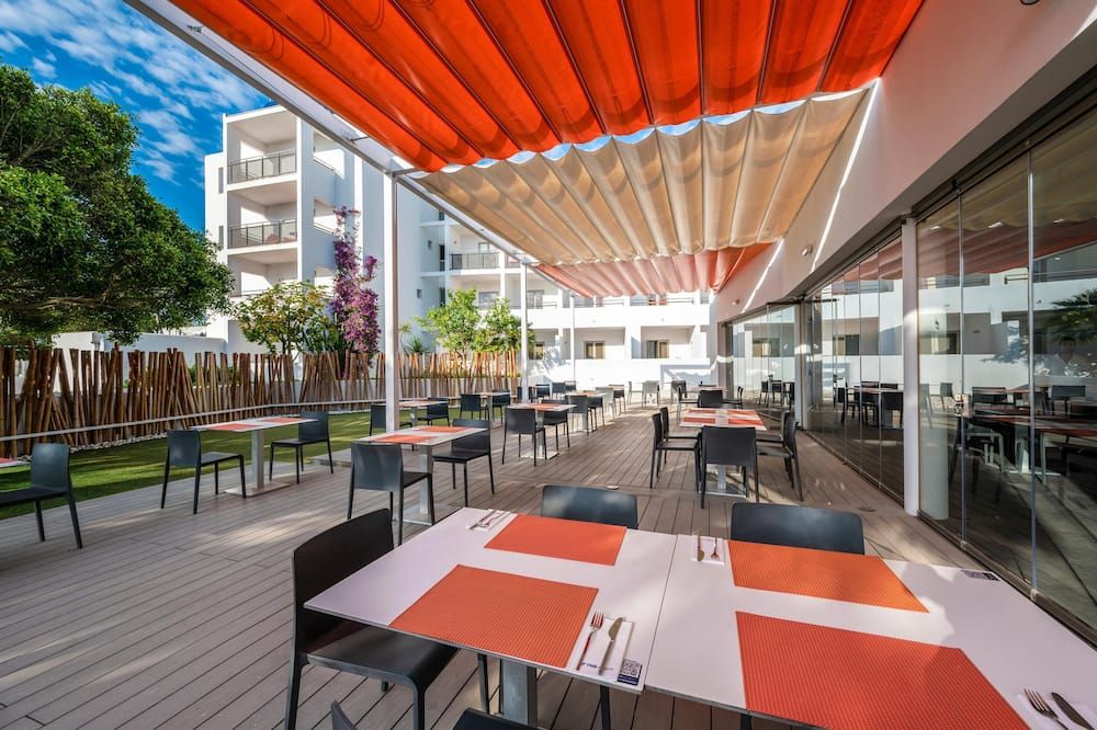 THB Ocean Beach - סנט אנטוני דה פורמני - מסעדה