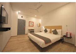 Hotel Signature Inn - Nagpur - Bedroom