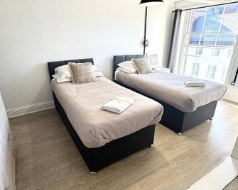 Queen Street Apartments - Wolverhampton - Bedroom