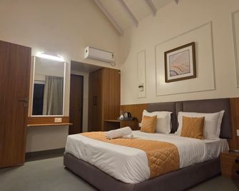 The Native Place Shirdi - Shirdi - Living room