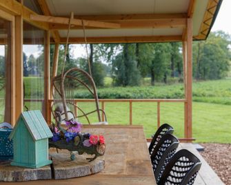 Tent Lodge With Dishwasher in Twente - Haaksbergen - Innenhof