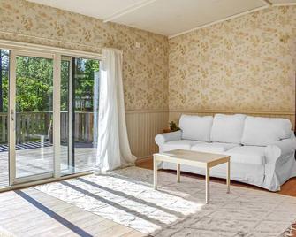 2 Bedroom Gorgeous Home In Fjälkinge - Fjalkinge - Vardagsrum