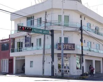 Hotel Insurgentes Express - Tepic - Building