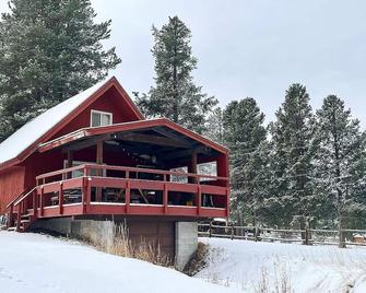 Pet-Friendly Cabin With Views! Prime Location for Skiing & Fishing! Free WiFi! - Anaconda - Edificio