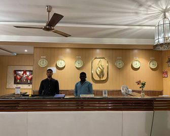 Hotel Rnr The Luxury Suits Lodging & Restaurant - Raichur - Recepción