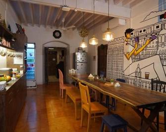 Gosolo Stays - Bombay - Restaurante