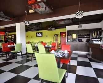 Enzo Hotels Vierzon By Kyriad Direct - Vierzon - Restaurant