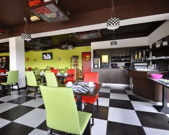Enzo Hotels Vierzon By Kyriad Direct - ויירזו - מסעדה