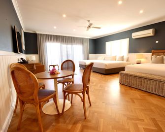 The Quarters, an Ascend Collection Hotel - Forresters Beach - Schlafzimmer