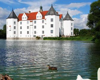 dreamlike location between Kurstrand and Fördeland-Therme - 格呂克斯堡 - 建築