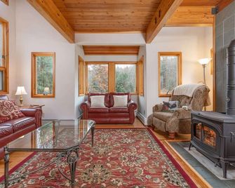 10ac, Wood Stove & Private - Wright Reservoir Est. - 화이트 리버 정크션 - 거실