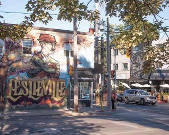 Casa Hotel Stylish Suite with Patio in Leslieville - Toronto